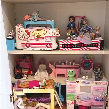 お子さんの飾るスペースになった棚